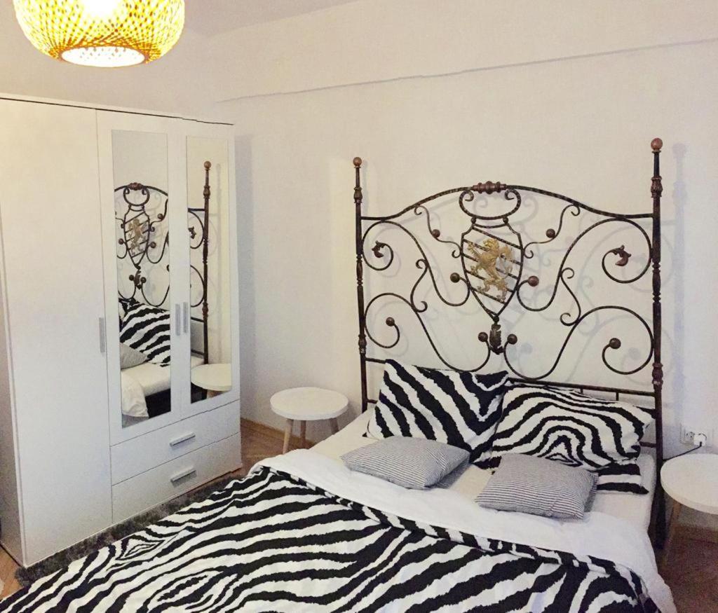 Old Town English Park Residence Craiova Exterior foto